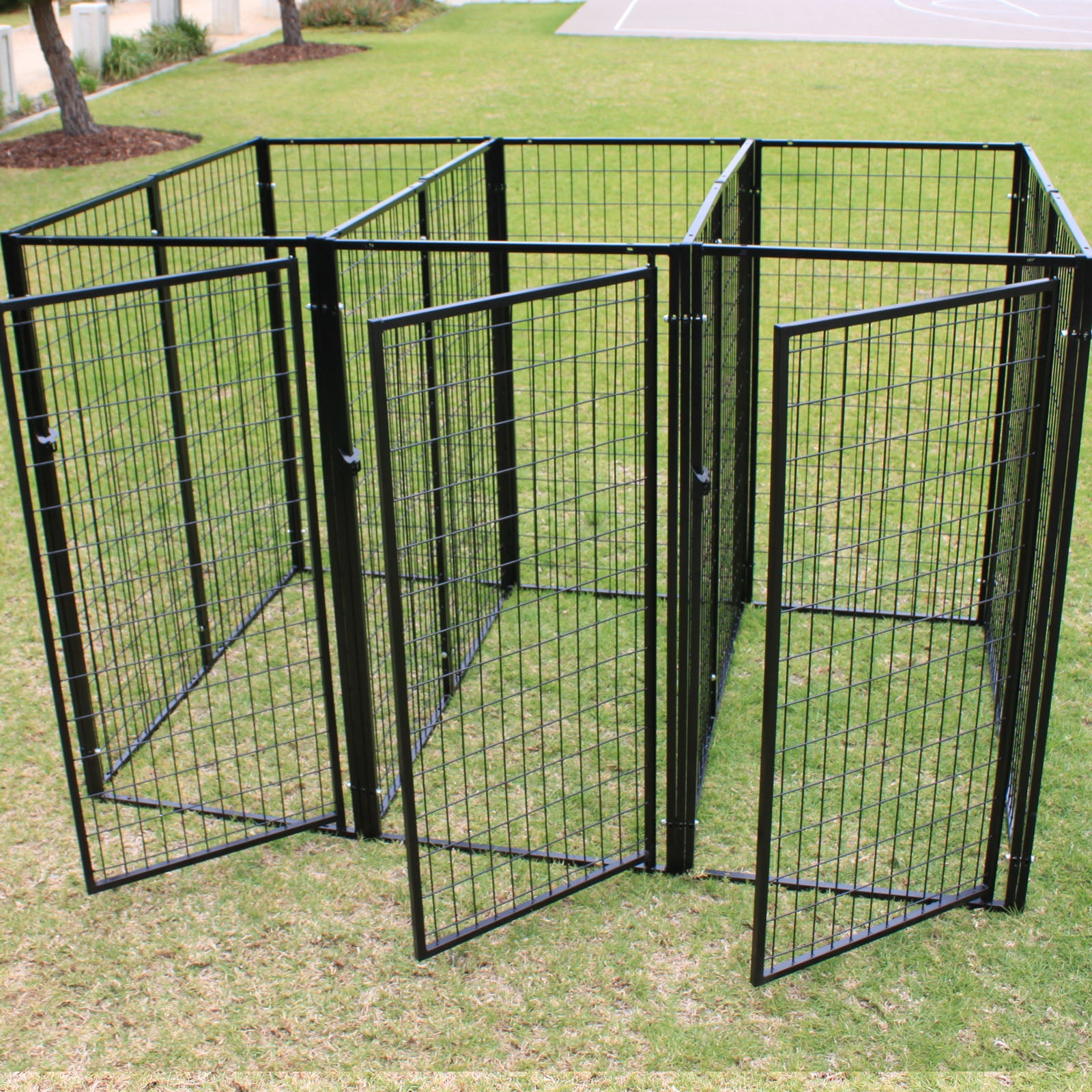 Dog shop run enclosure